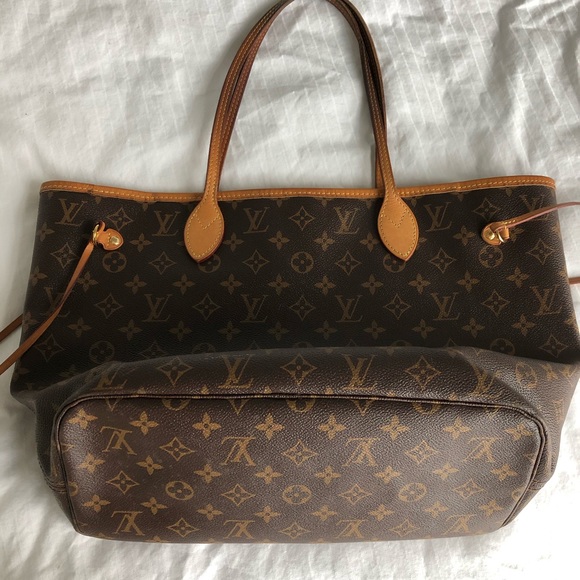 Louis Vuitton Neverfull MM Bag & Clutch - Picture 9 of 12